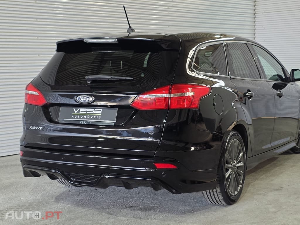 Ford Focus SW 1.5 TDCi EcoBlue ST-Line