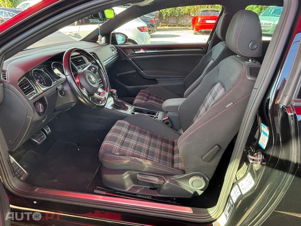 Volkswagen Golf 2.0 TSi GTi DSG Performance