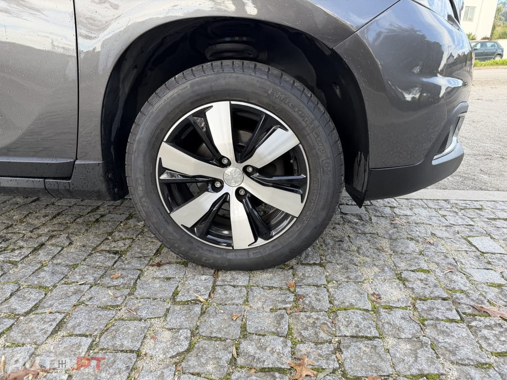 Peugeot 2008 1.2 PureTech Allure