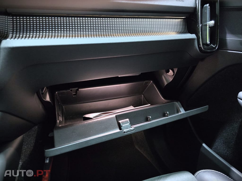 Volvo XC40 P8 AWD Recharge RDesign