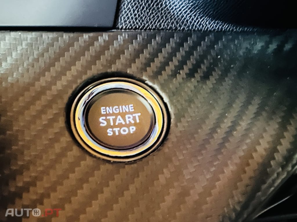 Peugeot E-2008 50 kWh Active Pack