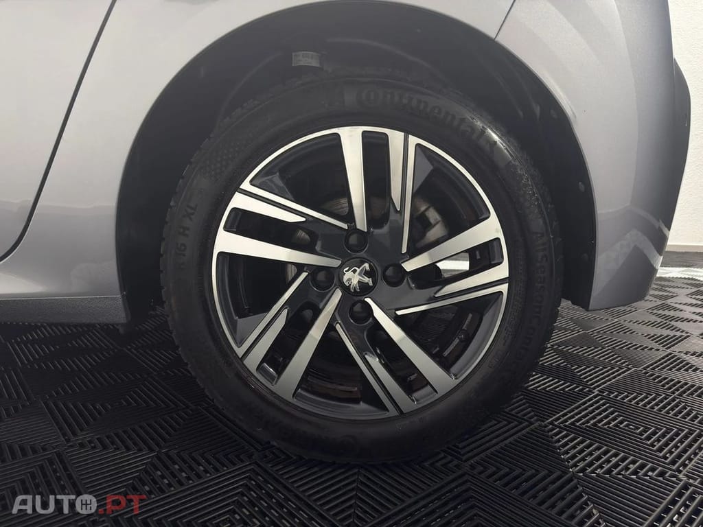 Peugeot 208 1.2 PureTech Allure EAT8