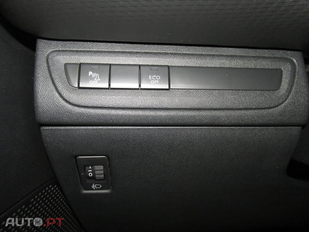Peugeot 2008 1.2 PureTech Signature