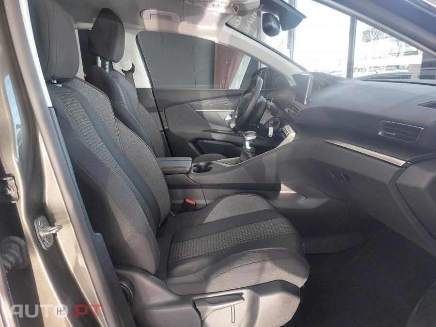 Peugeot 3008 1.5 BlueHDi Active