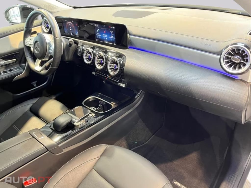 Mercedes-Benz A 250 I.V.A DEDUTIVEL e AMG