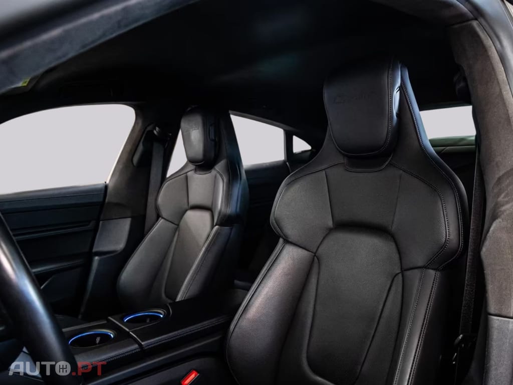 Porsche Taycan TURBO I.V.A DEDUTIVEL 
