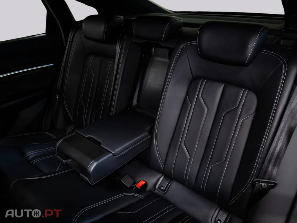 Audi Q8 E-Tron I.V.A DEDUTÍVEL S LINE