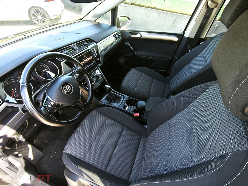 Volkswagen Touran 1.6 TDI Confortline DSG