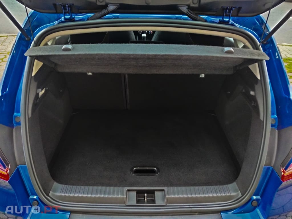 Renault Captur TCe 100 EXPERIENCE