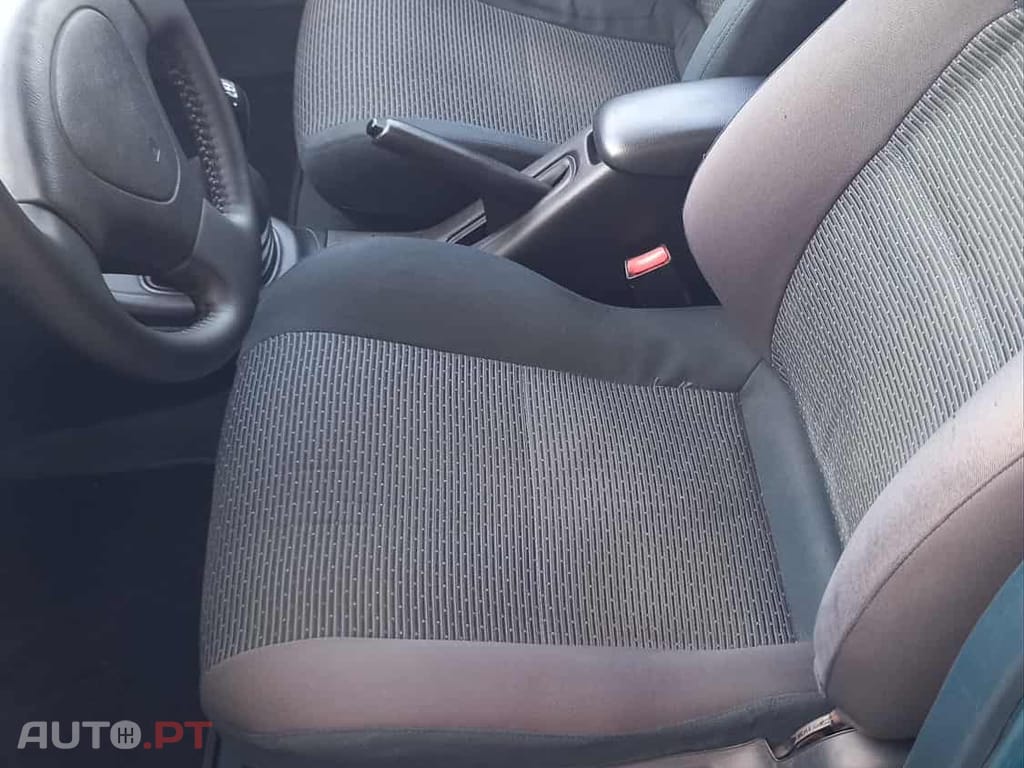 Mazda 323 F 1.5 90cv Direçao assistida