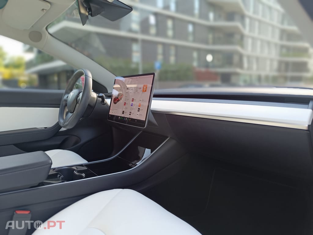 Tesla Model 3 Standard Range Plus RWD