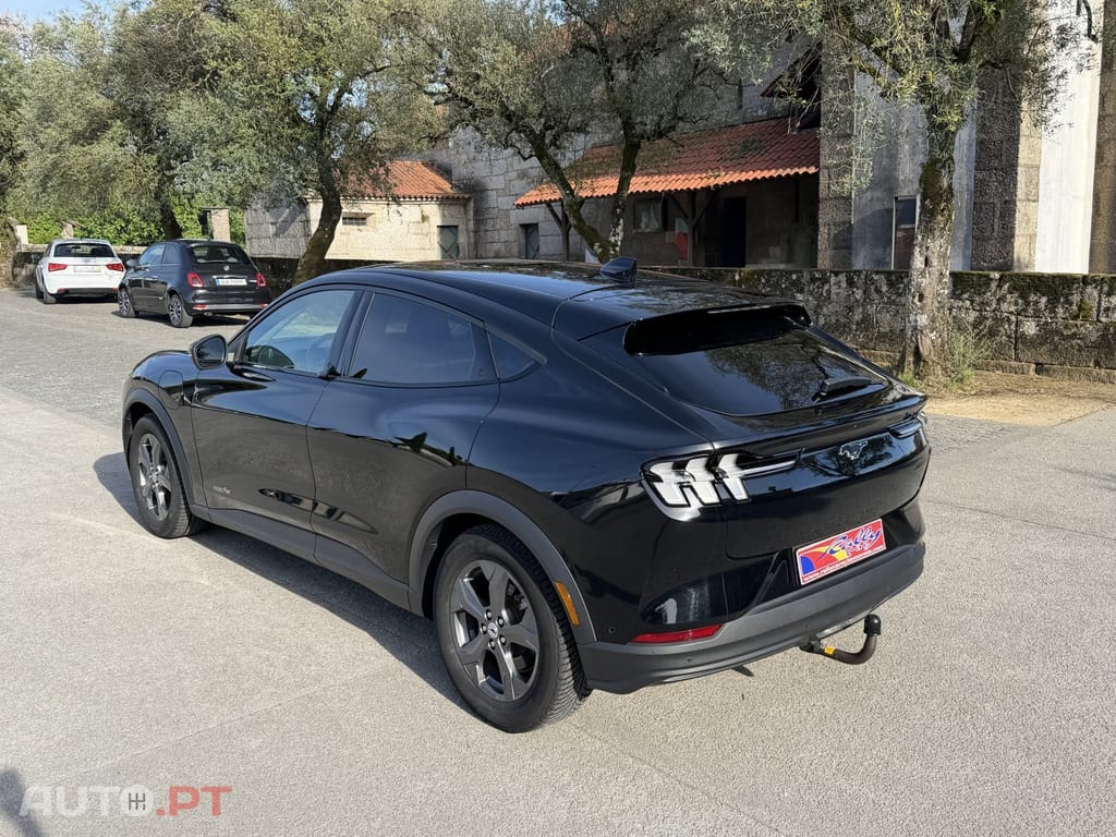Ford Mustang Mach-E Standard