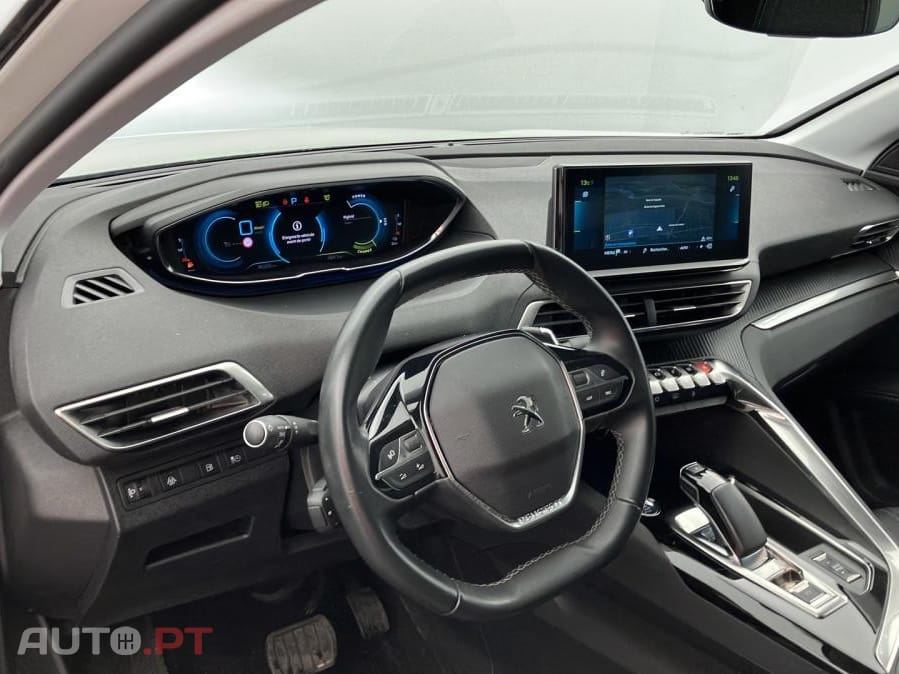 Peugeot 3008 1.6 Hybrid Allure e-EAT8