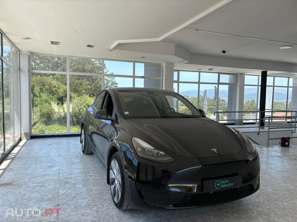 Tesla Model Y RWD