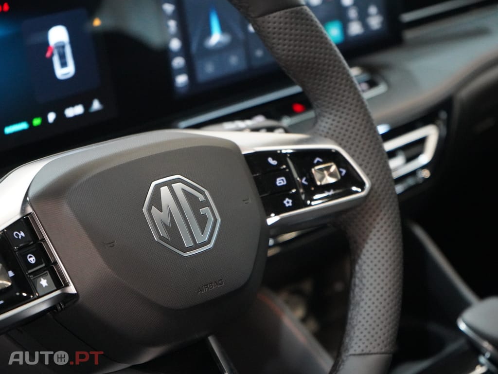 MG HS 1.5 T-GDI Plug In Hybrid Luxury