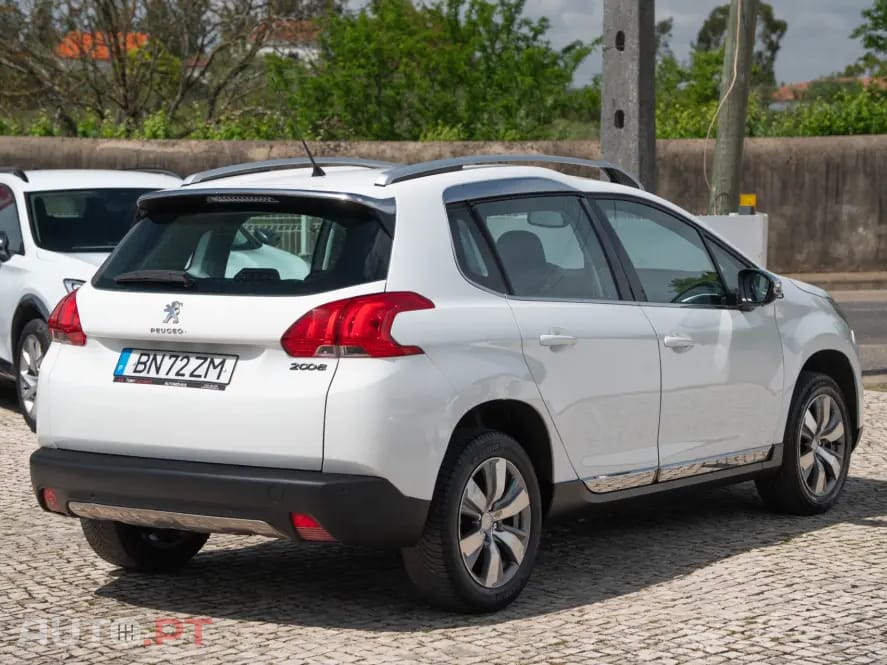 Peugeot 2008 1.2 VTi Allure