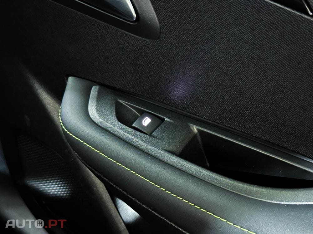 Peugeot E-208 51 kWh GT