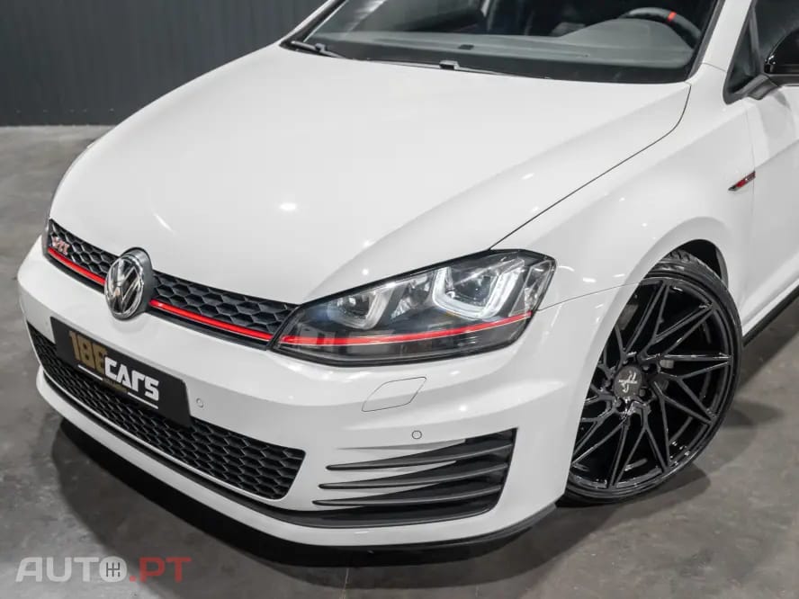 Volkswagen Golf GTI Performance BlueMotion DSG