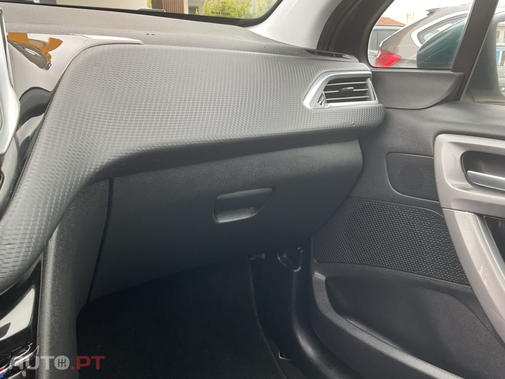 Peugeot 2008 1.6 BlueHDi Allure