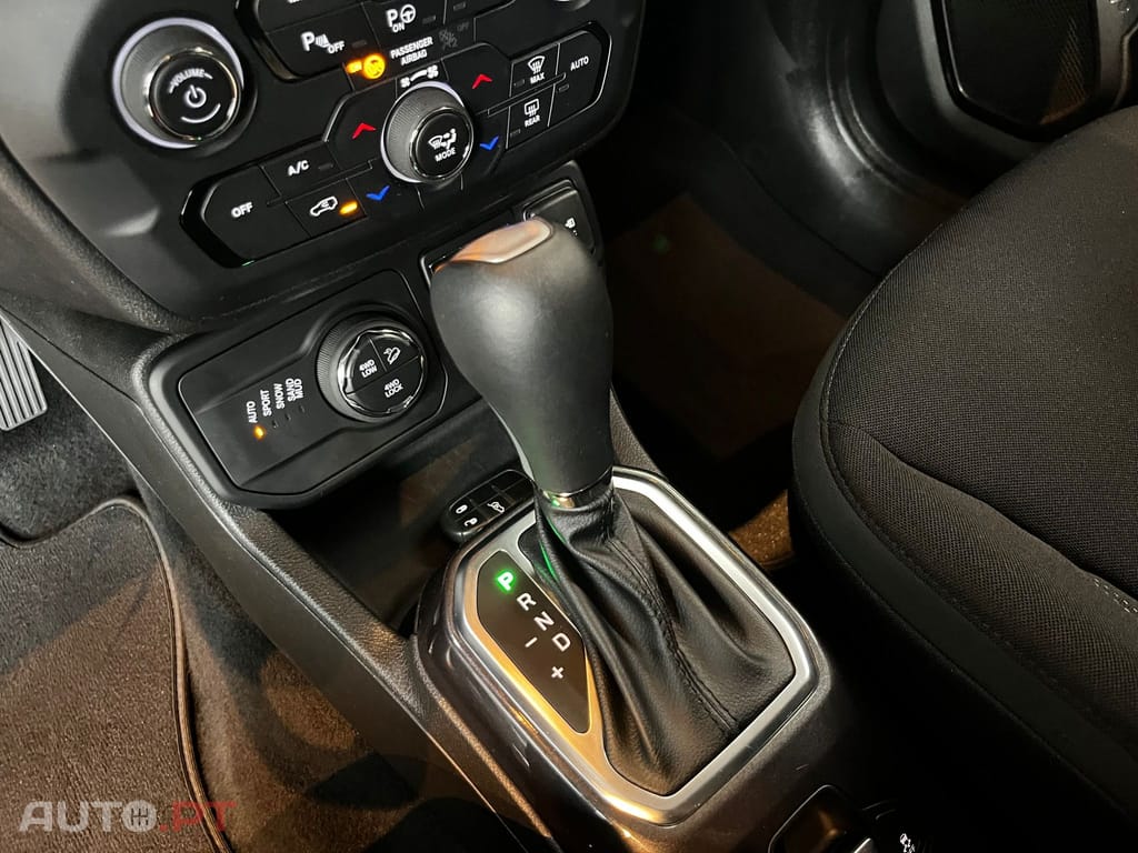 Jeep Renegade 1.3  AWD Híbrido 4Xe LIMITED  I.V.A DEDUTÍVEL 