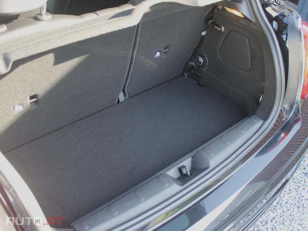 MINI John Cooper Works Auto Desportiva