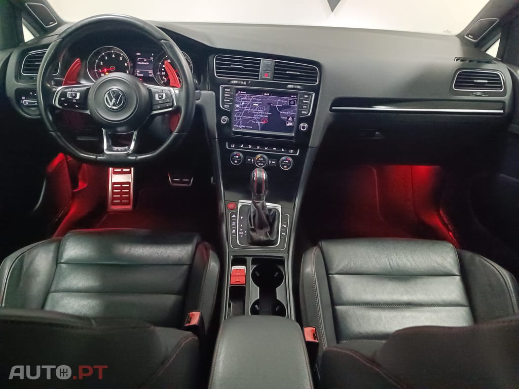 Volkswagen Golf GTI Performance DSG