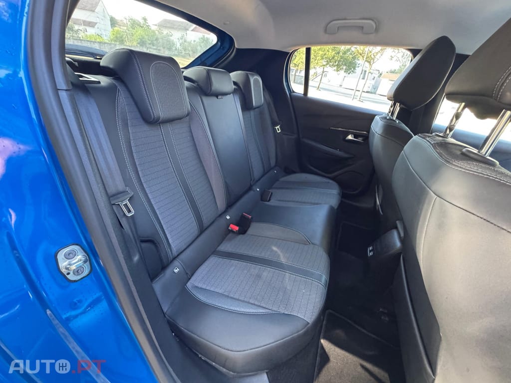 Peugeot E-208 50 kWh Allure