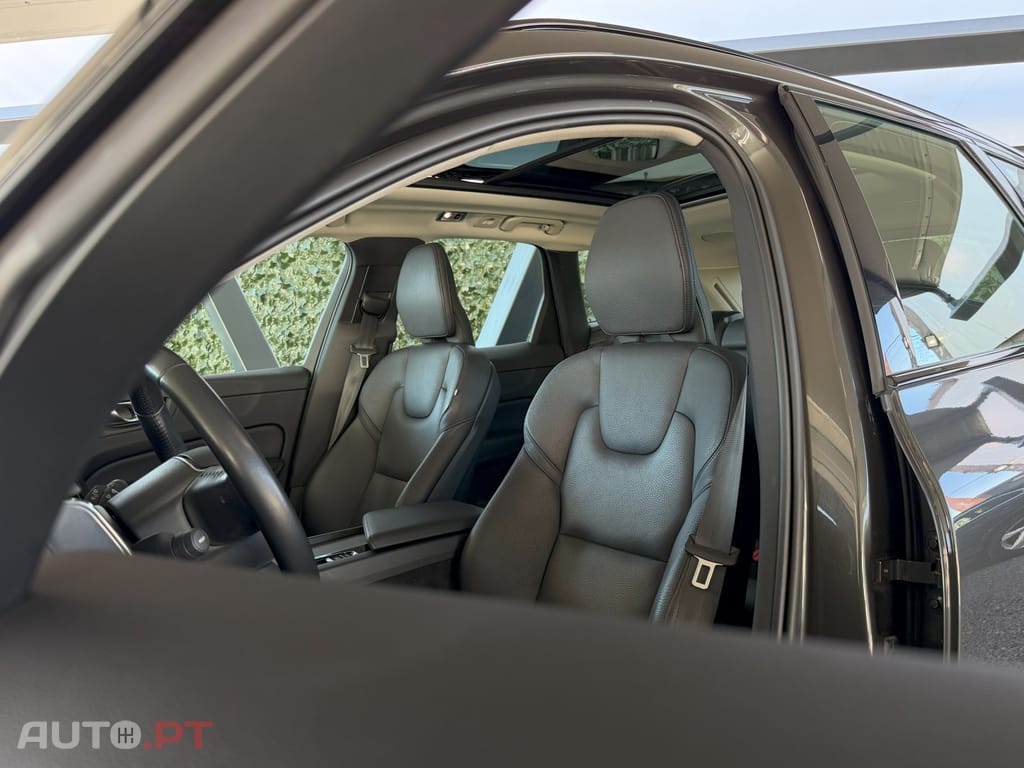 Volvo XC60 2.0 T6 PHEV R-Design AWD