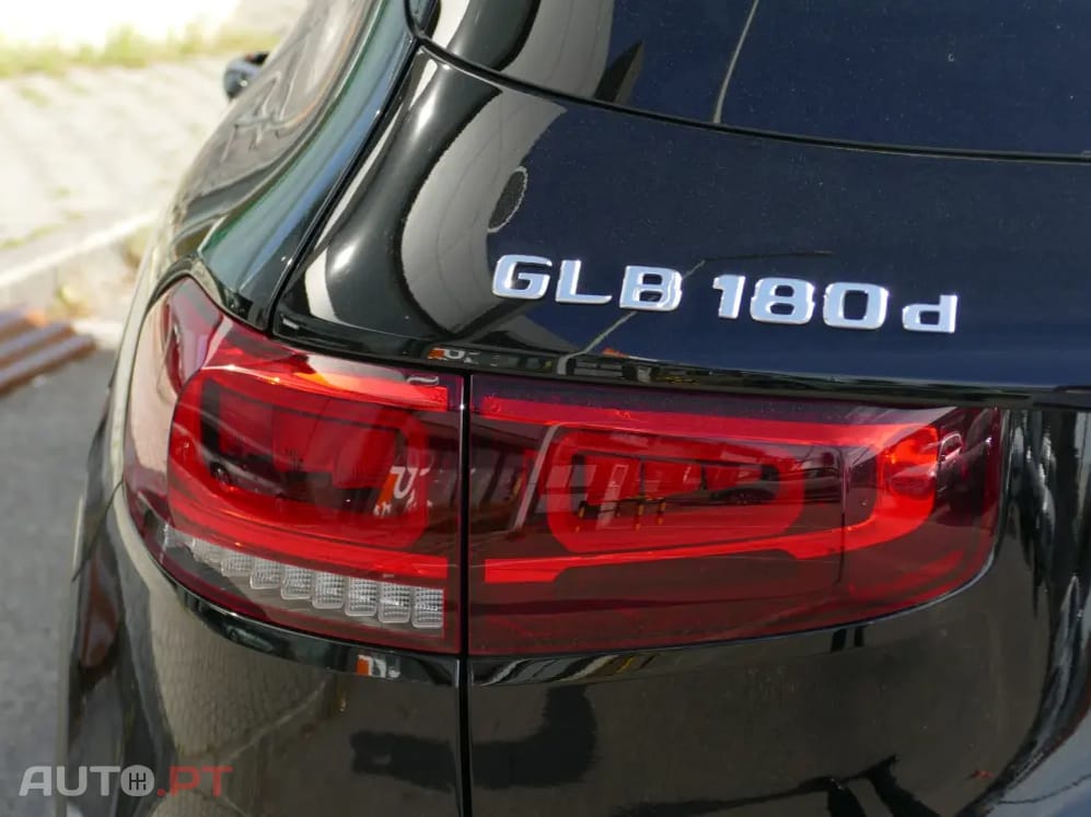 Mercedes-Benz GLB 180 d AMG Line