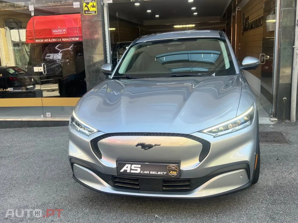Ford Mustang Mach-E AWD PREMIUM