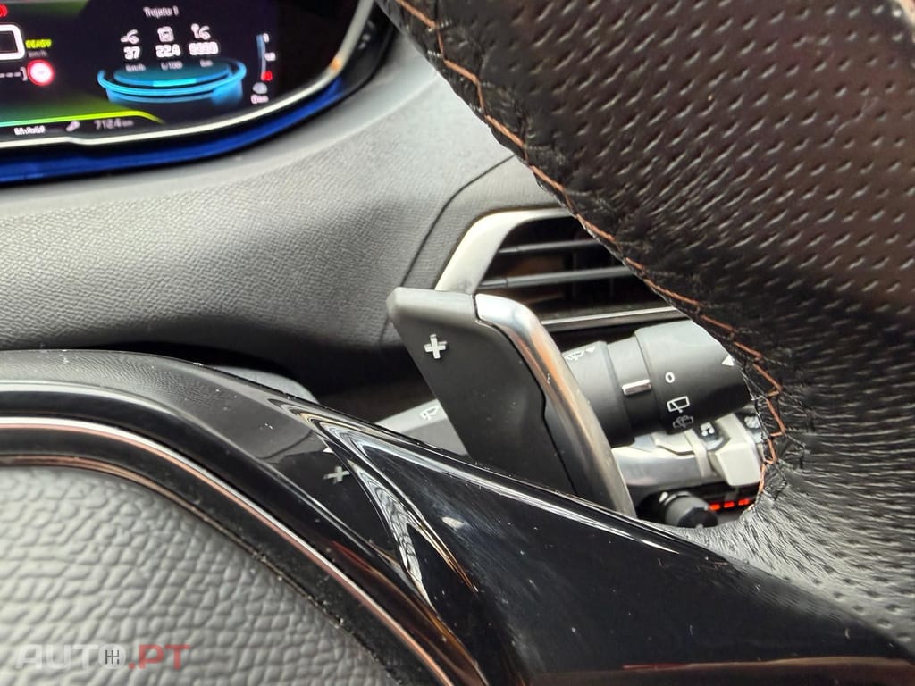 Peugeot 3008 1.2 Puretech EAT8 