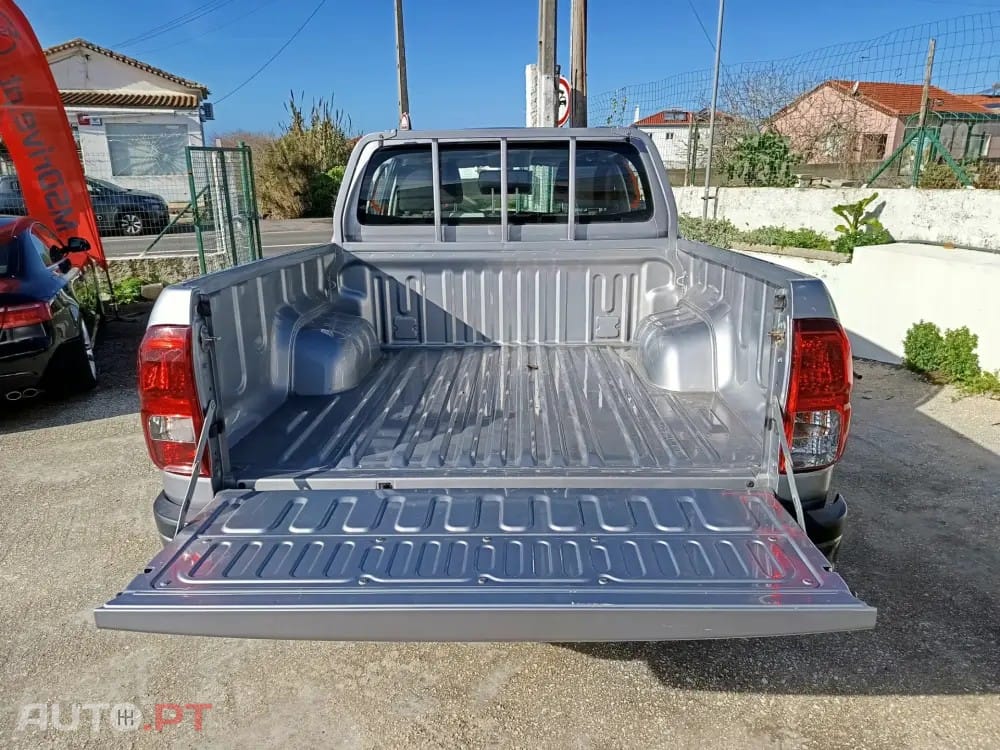 Toyota Hilux 2.4 D-4D 4WD Challenge