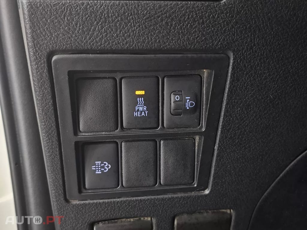 Toyota Hilux 2.4 D-4D 4WD CD CM
