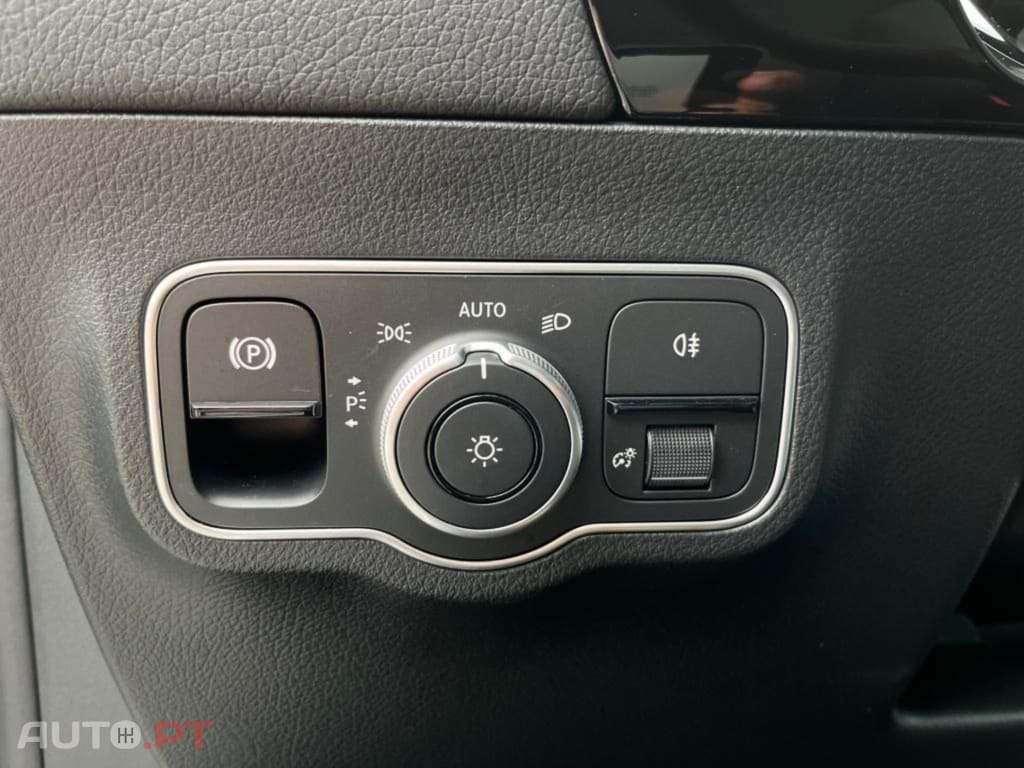 Mercedes-Benz EQA I.V.A DEDUTIVEL 300 4M AMG-Premium 