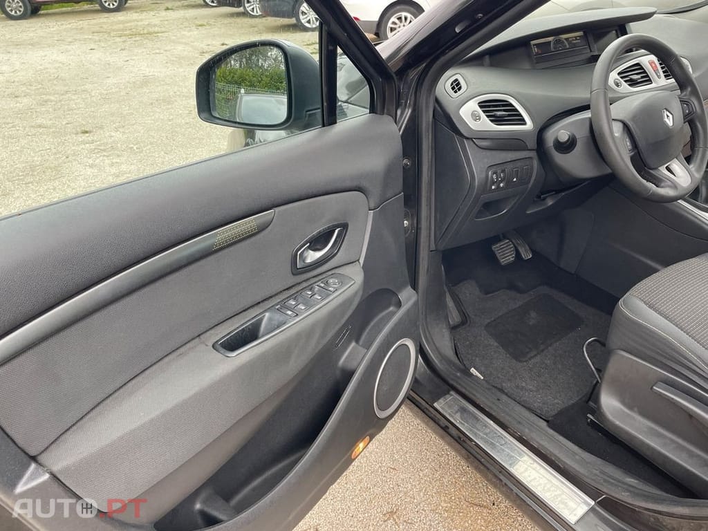 Renault Scénic 1.5 dCi Dynamique S EDC