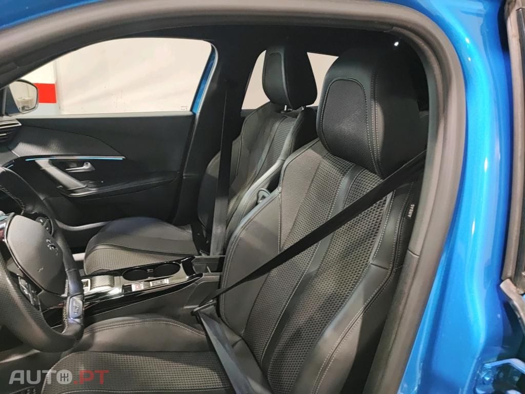 Peugeot E-2008 50 kWh GT