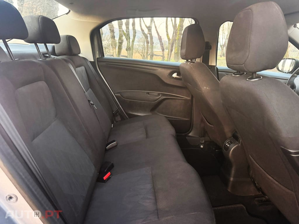 Citroen C-Elysée 1.2 PureTech Shine