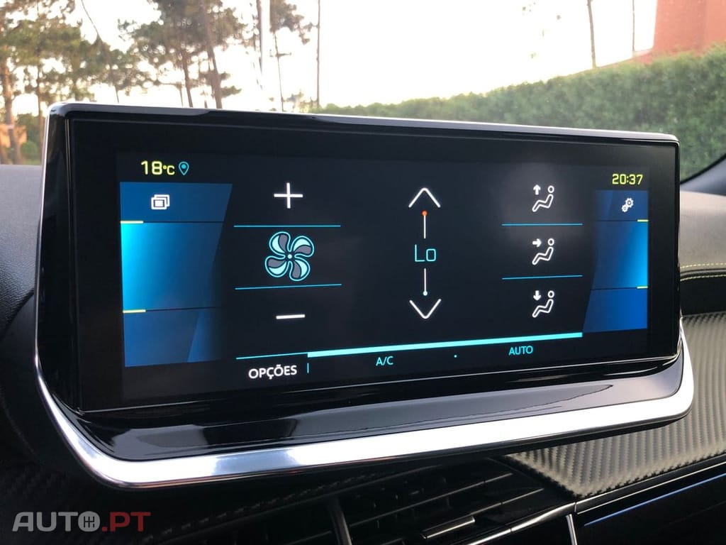 Peugeot E-2008 50 kWh GT