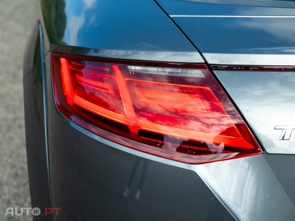 Audi TT 2.0 TFSI quattro S-line S tronic