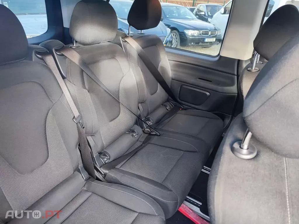 Mercedes-Benz V 220 d Longo Avantgarde