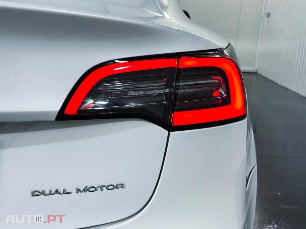 Tesla Model 3 Long-Range Dual Motor AWD