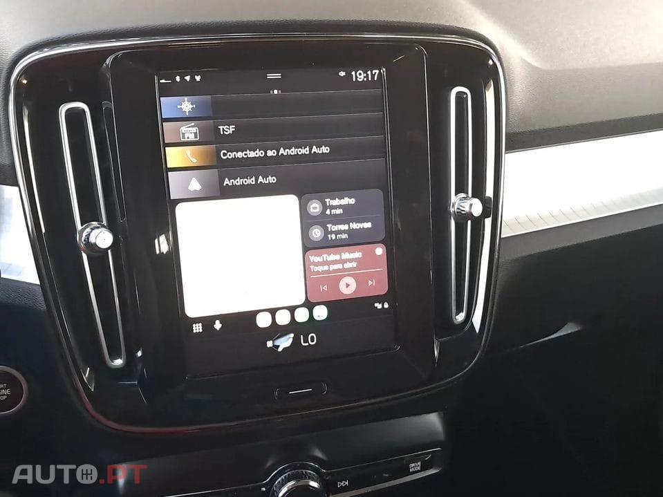 Volvo XC40 2.0 D3 Momentum Plus