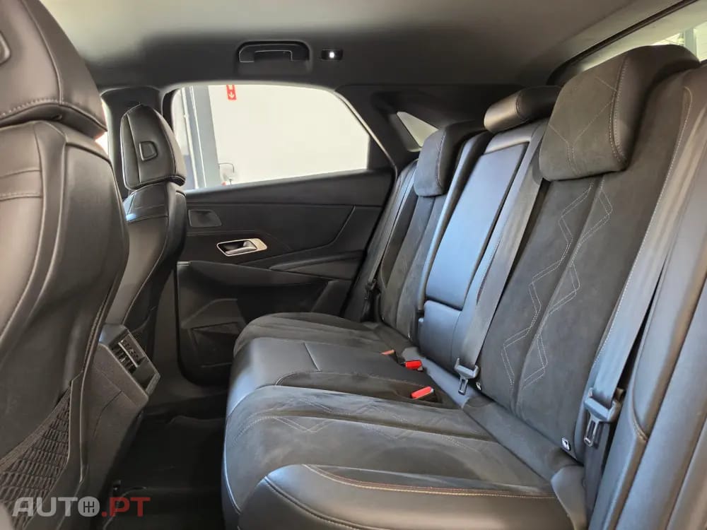 DS DS7 Crossback E-Tense Performance Line EAT8