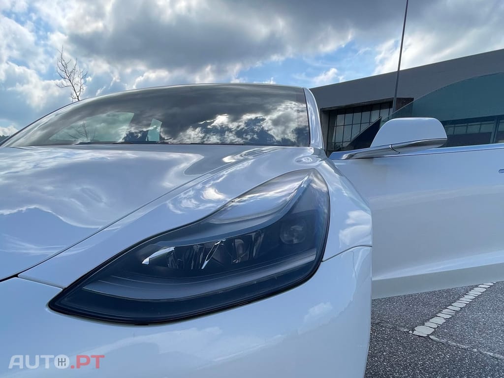 Tesla Model 3 RWD