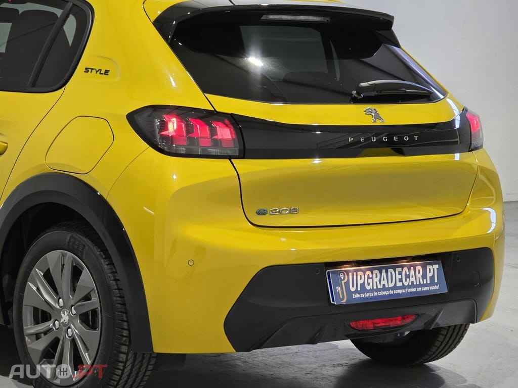 Peugeot E-208 50 kWh Style