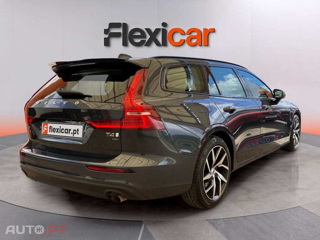 Volvo V60 T4 MOMENTUM PLUS