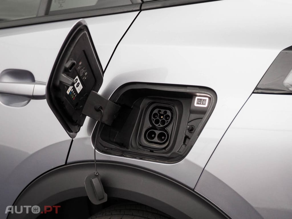 Peugeot E-2008 50 kWh Active Pack