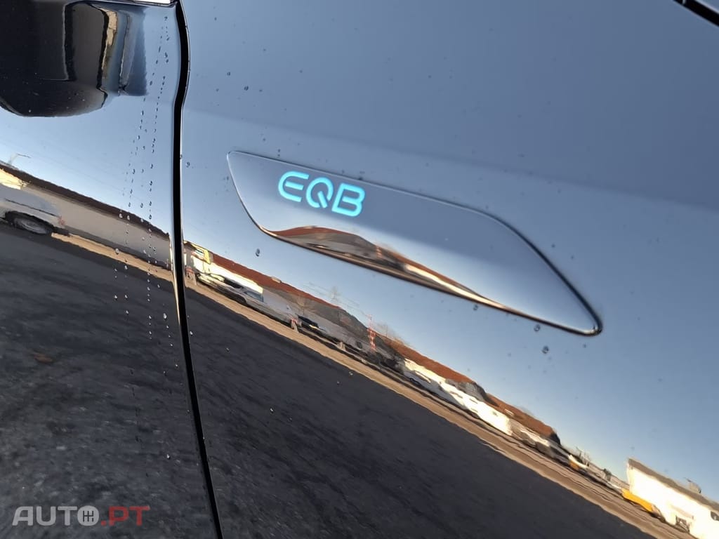 Mercedes-Benz EQB 300 4Matic AMG Line