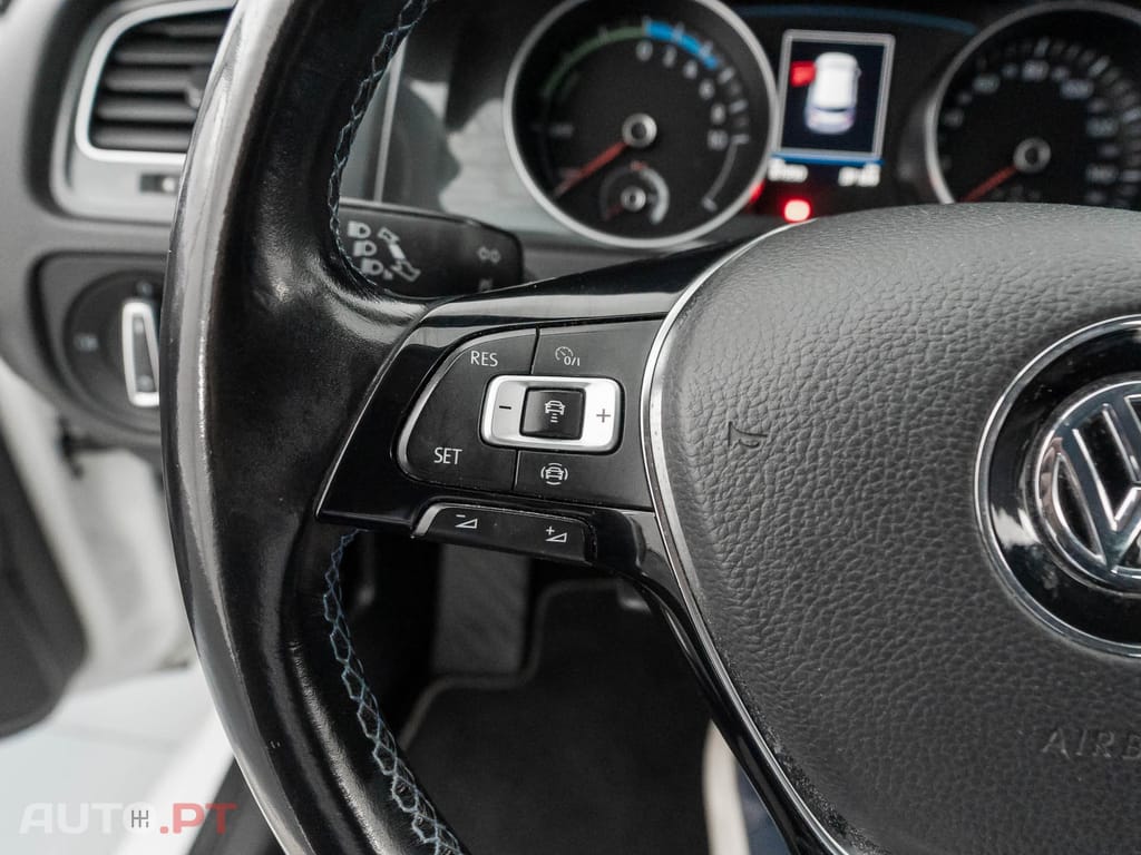 Volkswagen e-Golf AC/DC