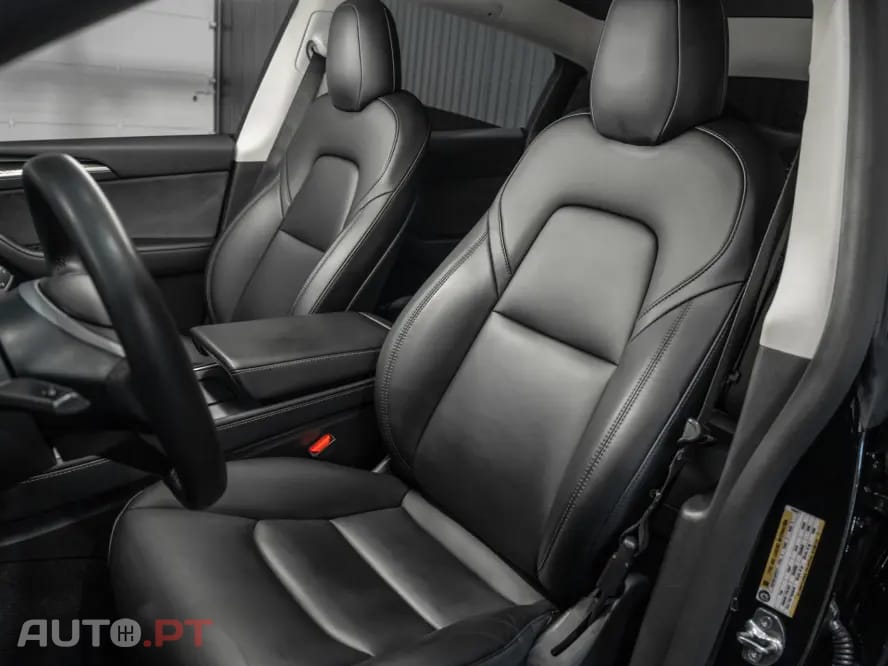 Tesla Model Y Long Range Dual Motor AWD
